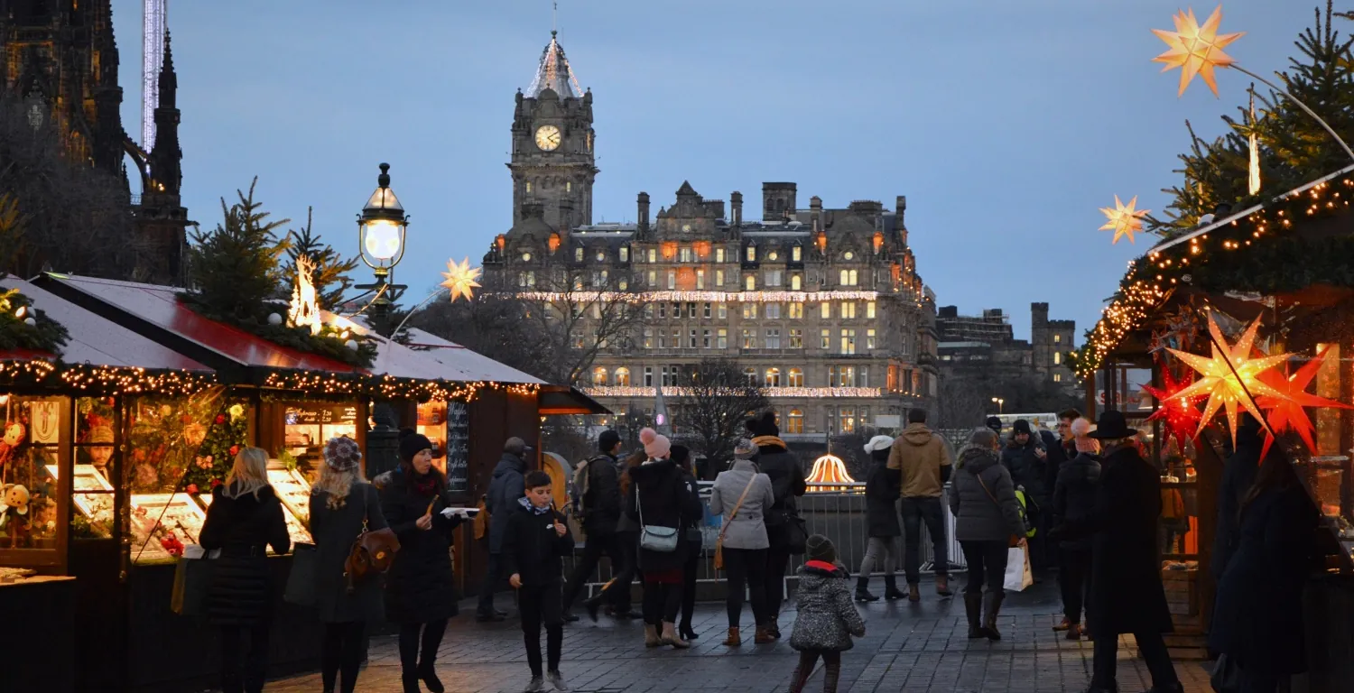 Edinburgh Christmas Market 2021 Old Waverley Hotel